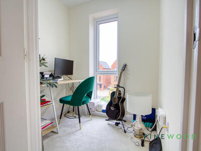 Study (off Bedroom 1)